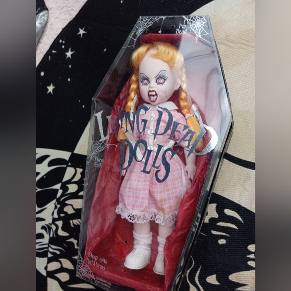 Living Dead Doll- Bad Bette Jane- Vintage Rare series 7!! Goth collectible doll - Picture 2 of 12